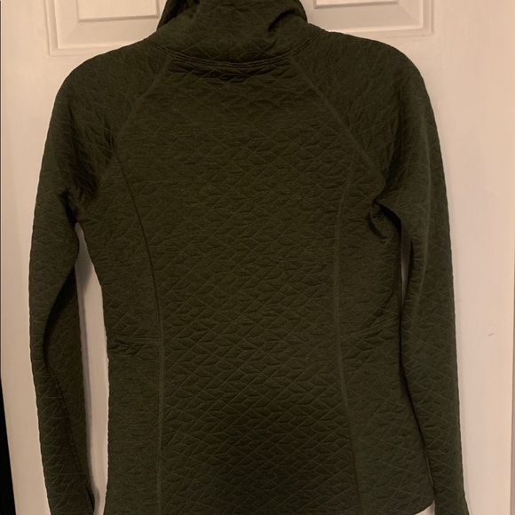 Marmot Annie Cowl neck quilted sweater/sweatshirt
Size M LIKE NEW EUC - Picture 8 of 8